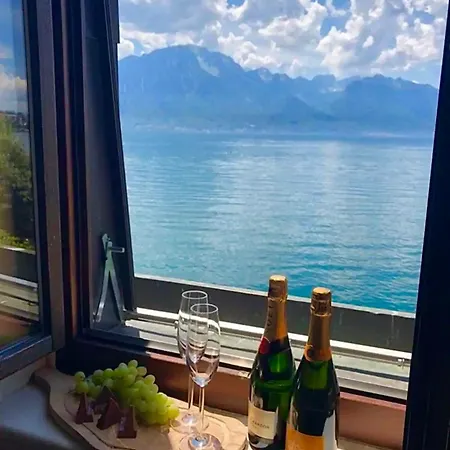 Riviera Waterfront 3 Bedrooms Private Parking アパート