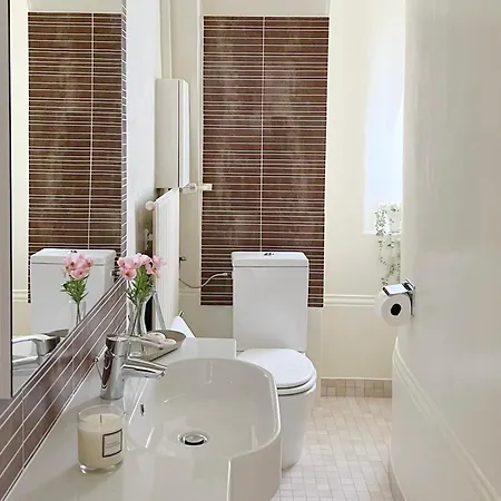 Riviera Waterfront 3 Bedrooms Private Parking *