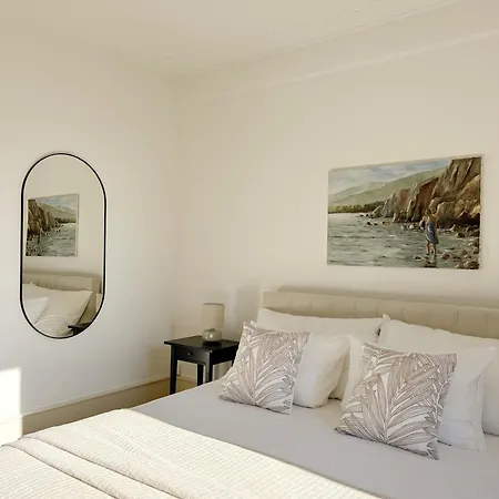 Riviera Waterfront 3 Bedrooms Private Parking *