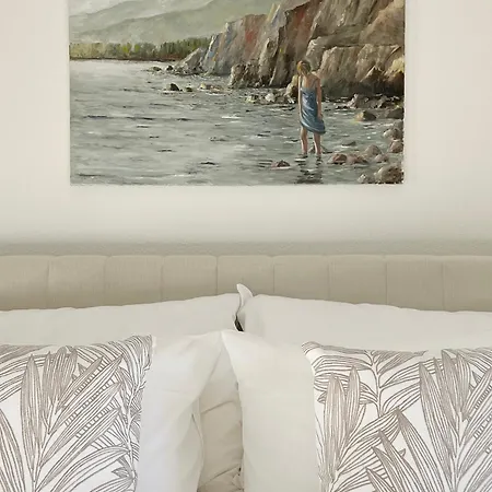 Riviera Waterfront 3 Bedrooms Private Parking