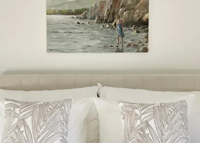 Riviera Waterfront 3 Bedrooms Private Parking