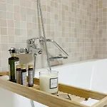 Riviera Waterfront 3 Bedrooms Private Parking Apartmán *